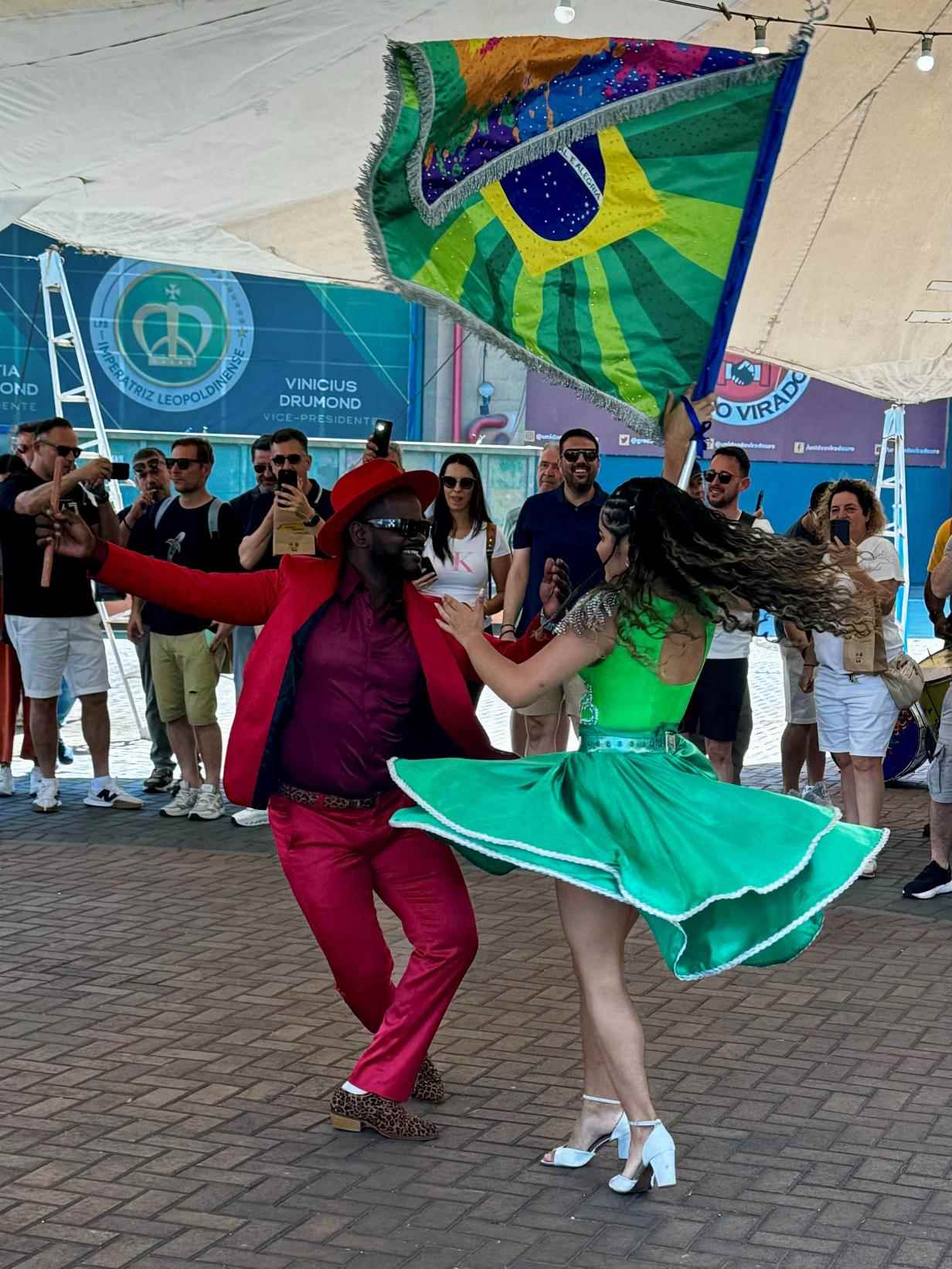 Χορεύοντας στους δρόμους του Ρίο