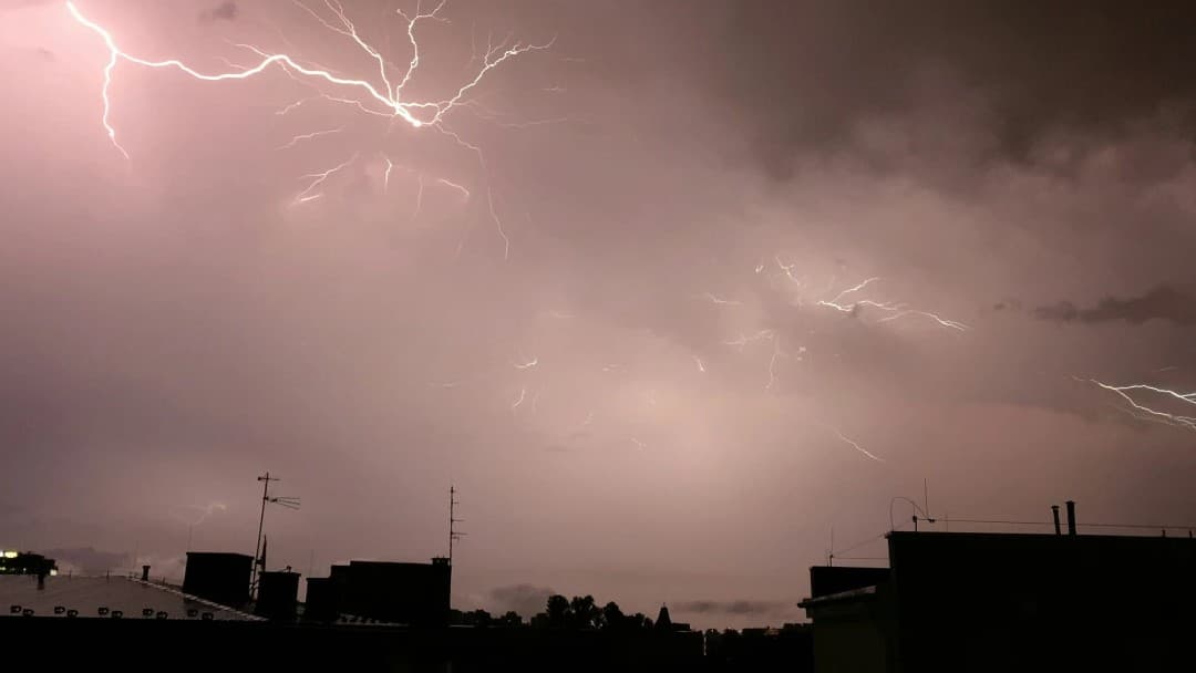 cover-giati-na-kaneis-asfalisi-enanti-fysikon-katastrofon