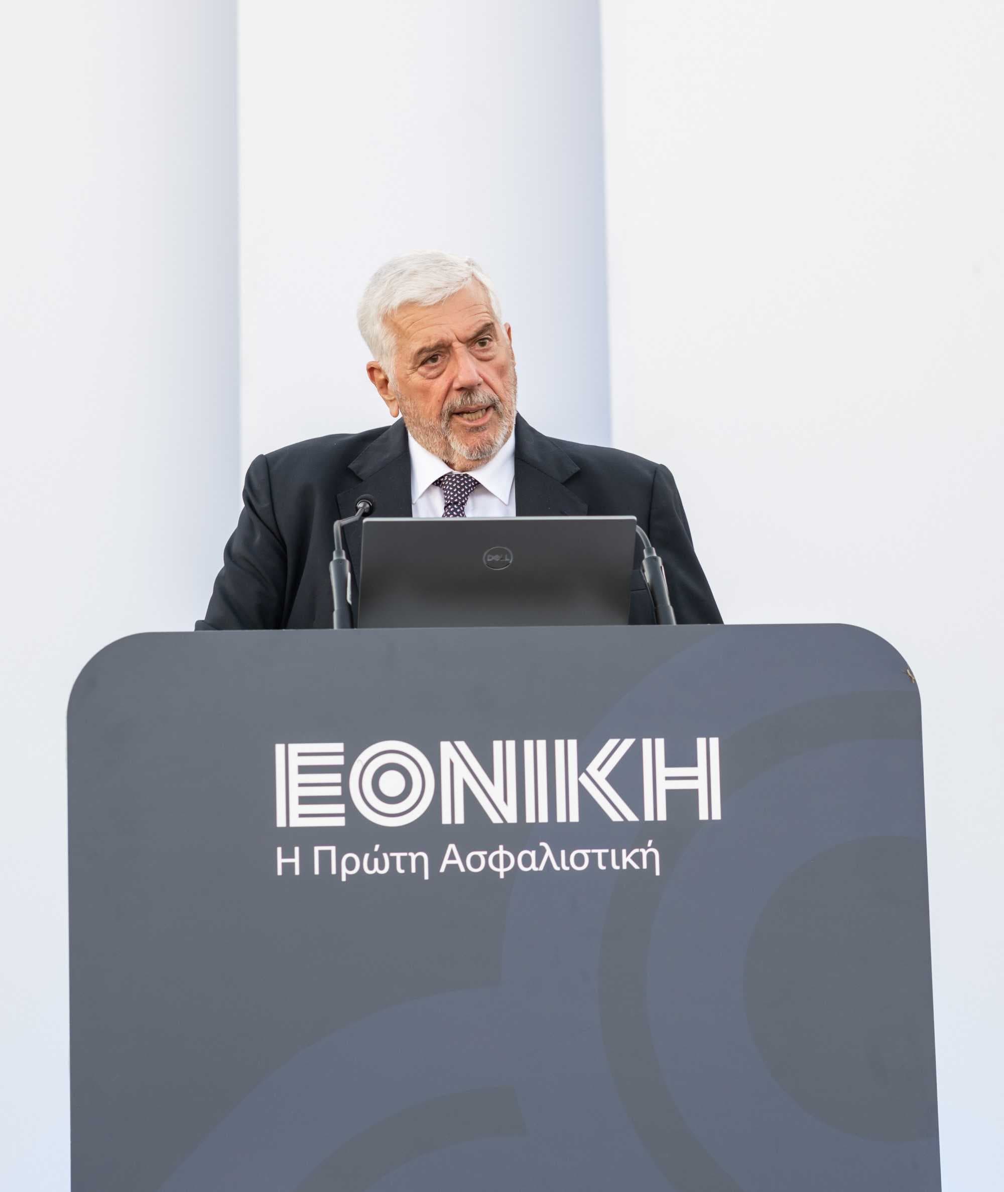 Ο Γιώργος Κώτσαλος, Πρόεδρος του Διοικητικού Συμβουλίου της Εθνικής Ασφαλιστικής, απευθύνει ομιλία στη βράβευση του εταιρικού δικτύου για τα 135 χρόνια της Εθνικής Ασφαλιστικής.